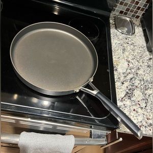 12’’ Calphalon Select Round Pan